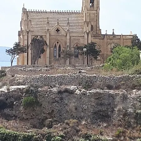 B&B Cirami Bed and Breakfast Għajnsielem